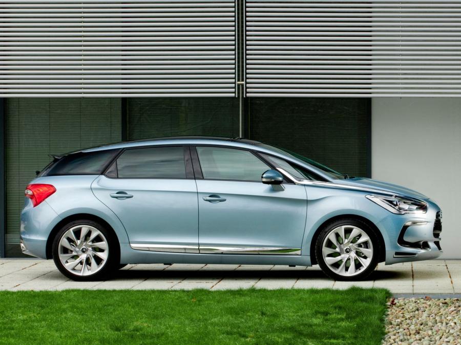  Citroen DS5 2011 года  (UK) (фото 3 из 5)